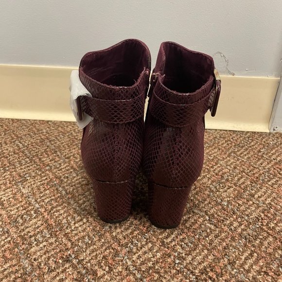 Karen Scott Women's Ivyy Mixed-Madia Booties Wine Snake size 7.5 - Picture 5 of 6